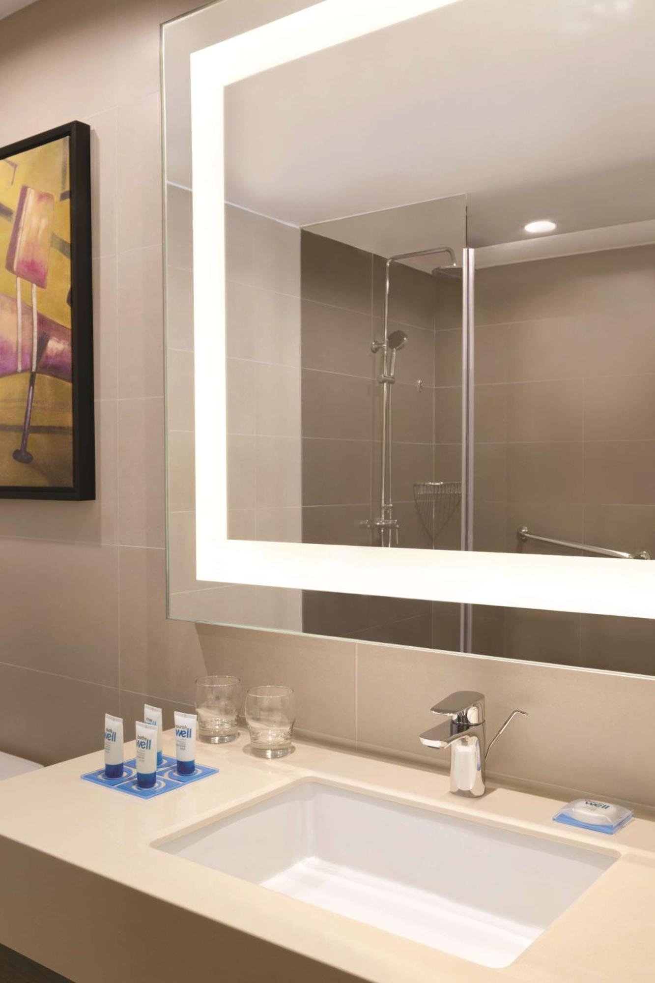 Hyatt House Airport 4*