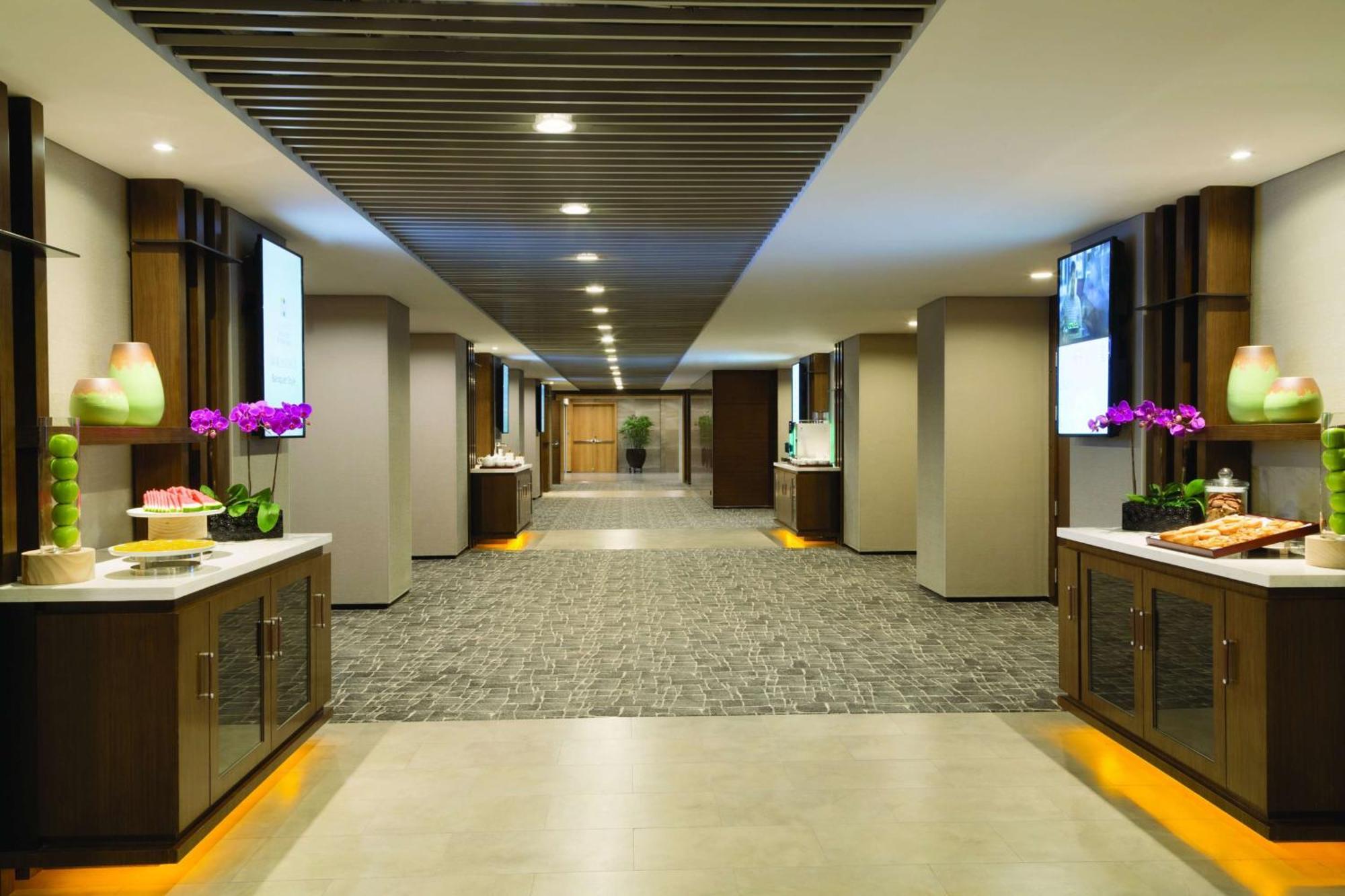 Hyatt House Airport Hotel 4*